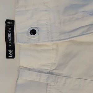 Lee Relaxed Fit White Capris
